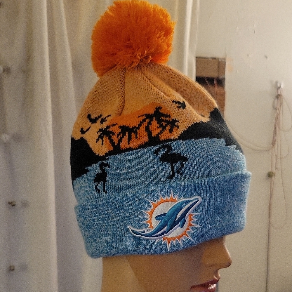 Miami Dolphins Knit Beanie with Pom
